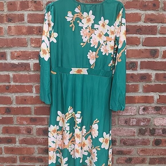 Green floral dress - Picture 6 of 7